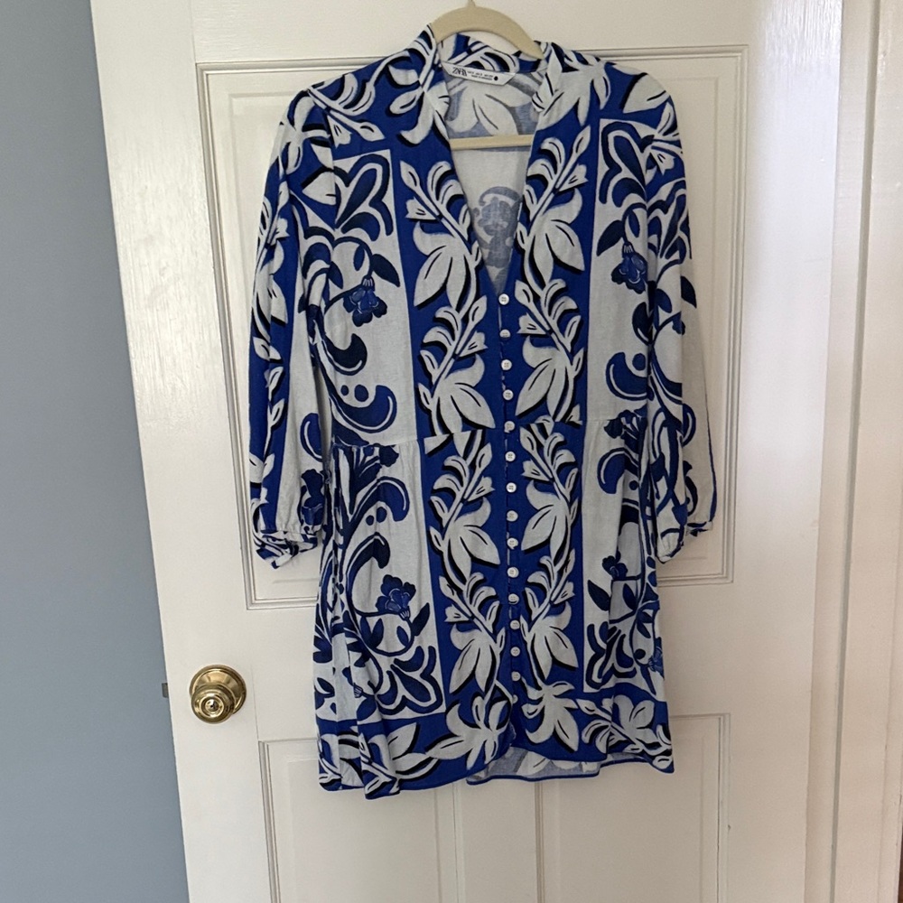Zara White Tunic with Blue and Black Abstract Print